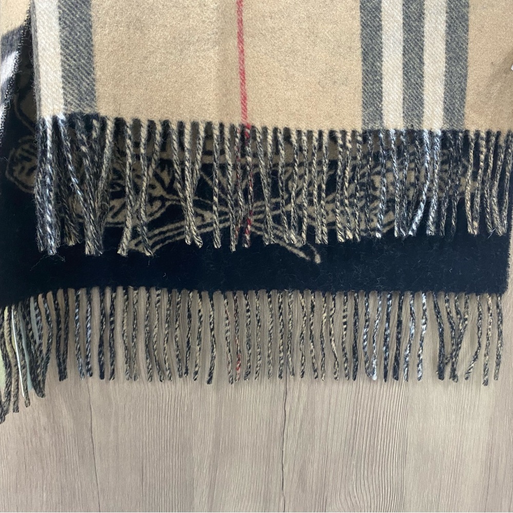 Burberry Beige and Black Plaid Scarf - Picture 5 of 7